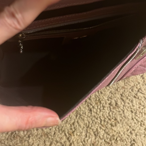 $750 Luella Heart Charm Mauve Limited Edition Handbag ( Used Once)9.5”x6”x3” - Picture 7 of 8